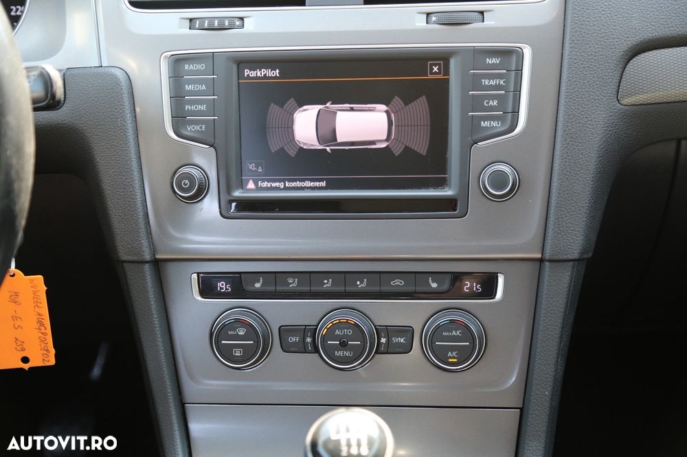 Volkswagen Golf 2.0 TDI BlueMotion Technology Lounge - 15