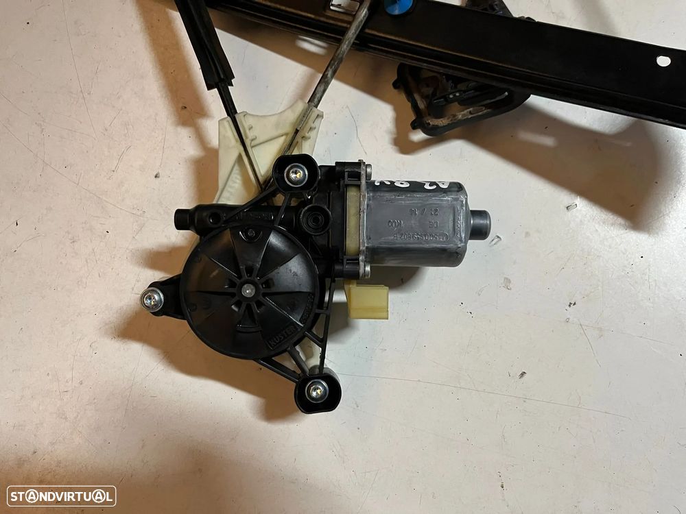 Audi A3 8v - ELEVADOR / FECHADURA / MÓDULO CONFORTO FRENTE ESQUERDA - Z610 - 3