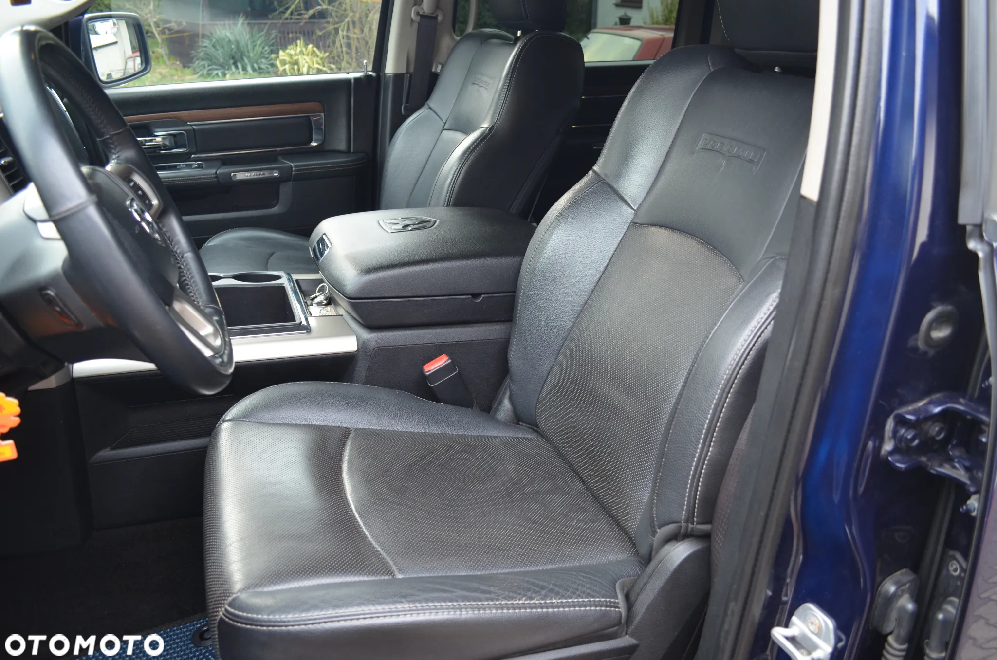 Dodge RAM 1500 5.7 4x4 - 16
