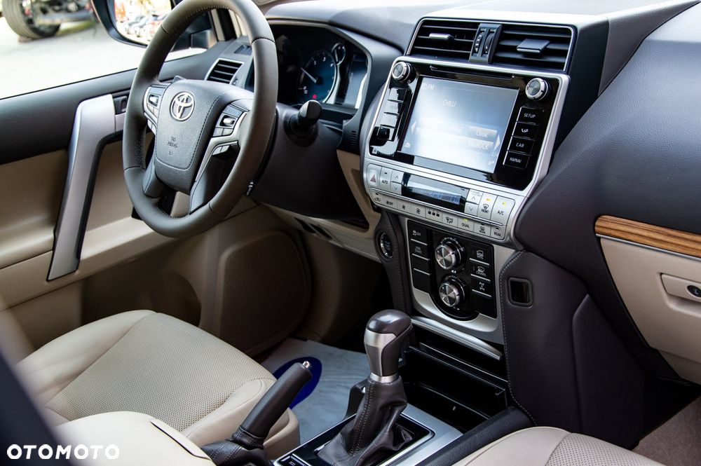 Toyota Land Cruiser LC 2.8 D-4D Invincible - 8