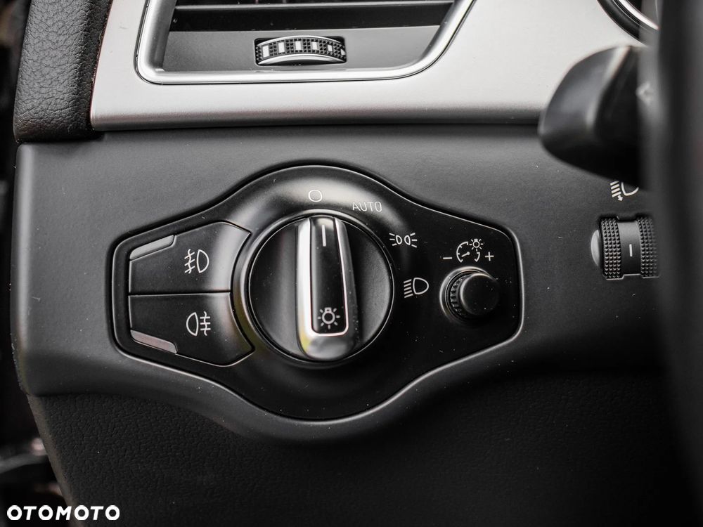 Audi A4 Limousine 2.0 TDI 112g DPF Ambiente - 29