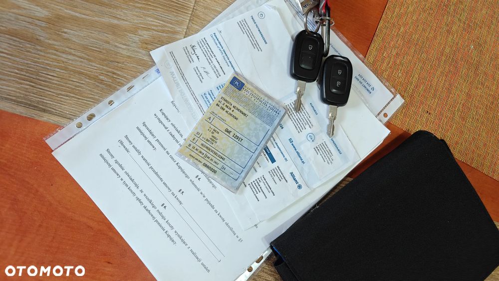 Dacia Duster 1.6 SCe Blackshadow S&S - 23