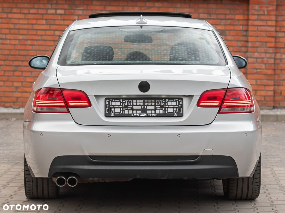 BMW Seria 3 325i xDrive M Sport Edition - 11