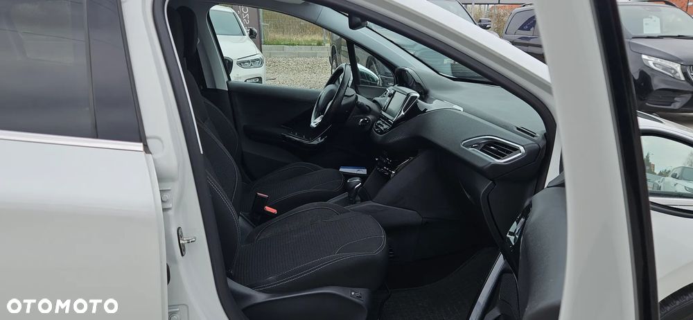 Peugeot 208 PureTech 110 Stop & Start EAT6 Tech Edition - 17