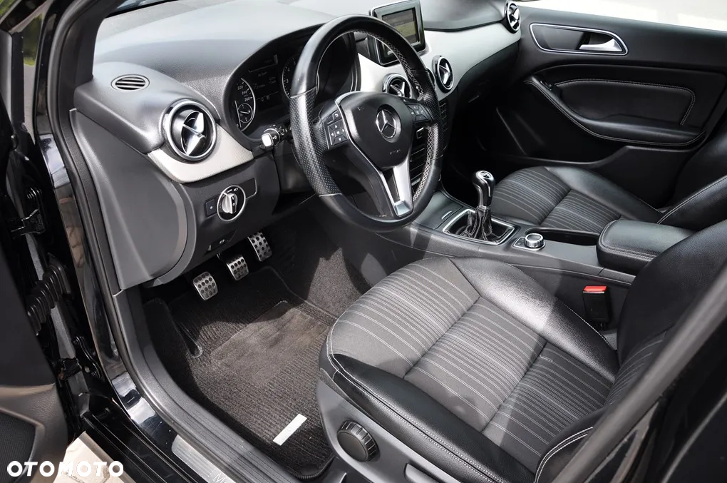 Mercedes-Benz Klasa B 180 BlueEFFICIENCY Edition - 29