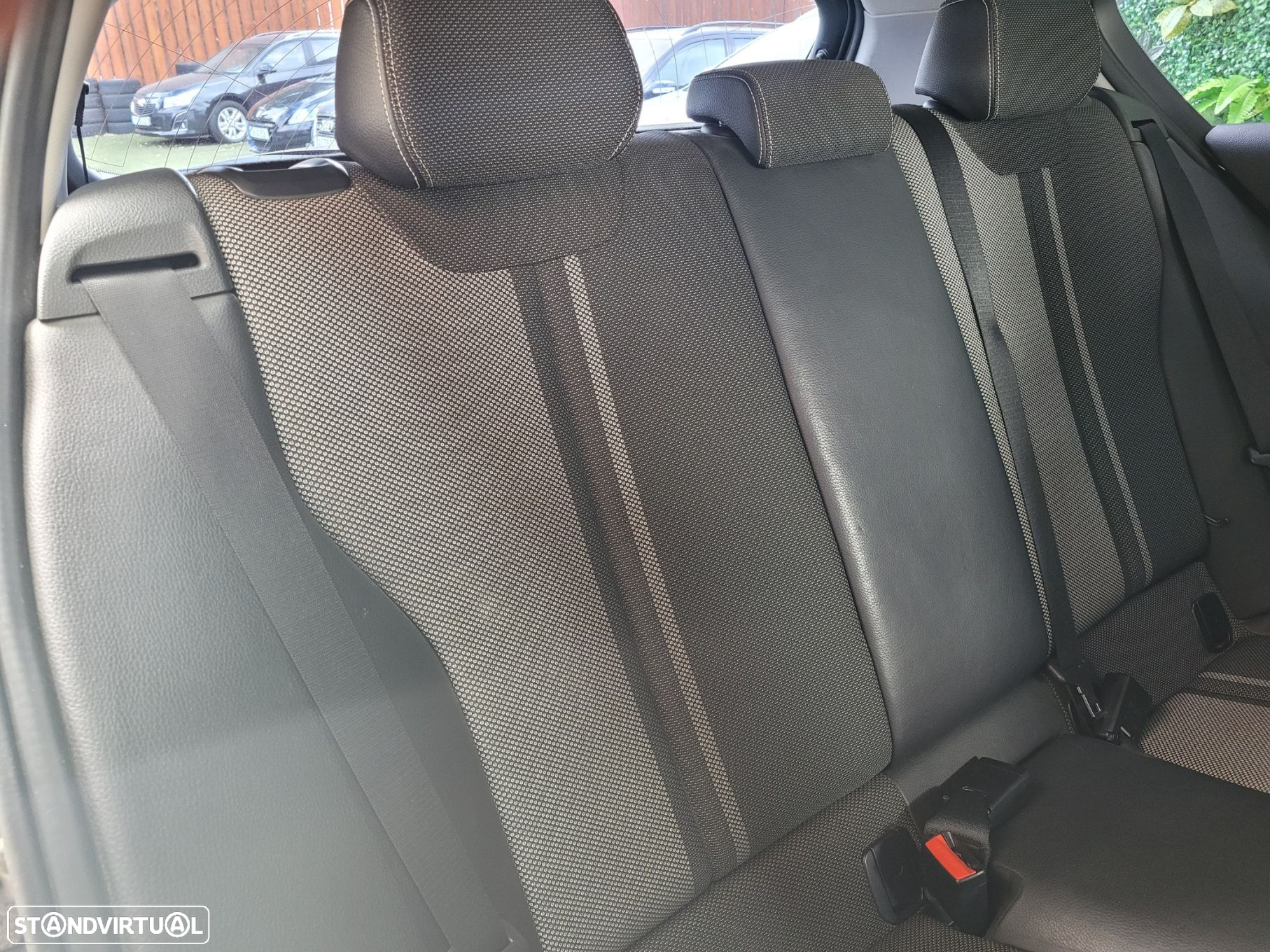 BMW 116 d Line Urban - 18