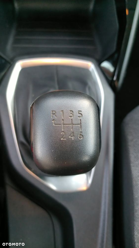 Peugeot 208 1.2 PureTech GPF Allure S&S - 37