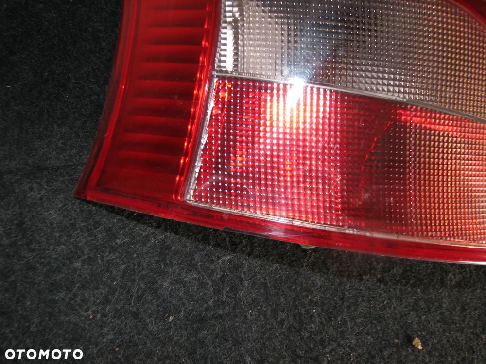 LAMPA LEWY TYŁ TOYOTA YARIS II EUROPA - 3