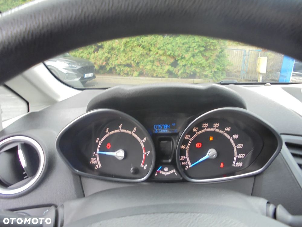 Ford Fiesta 1.25 Ambiente - 24