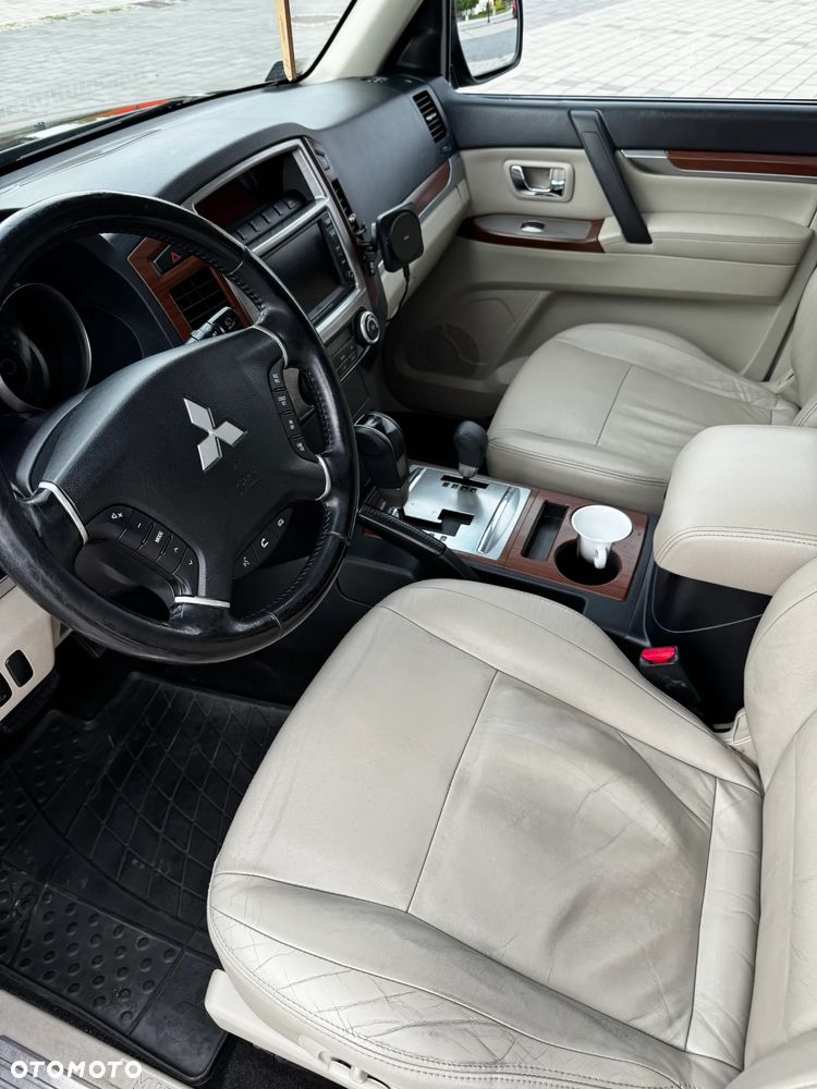 Mitsubishi Pajero 3.2 DID Intense - 9