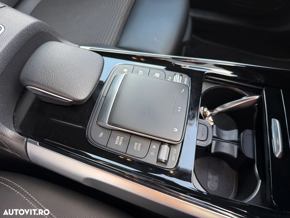 Mercedes-Benz GLB - 16