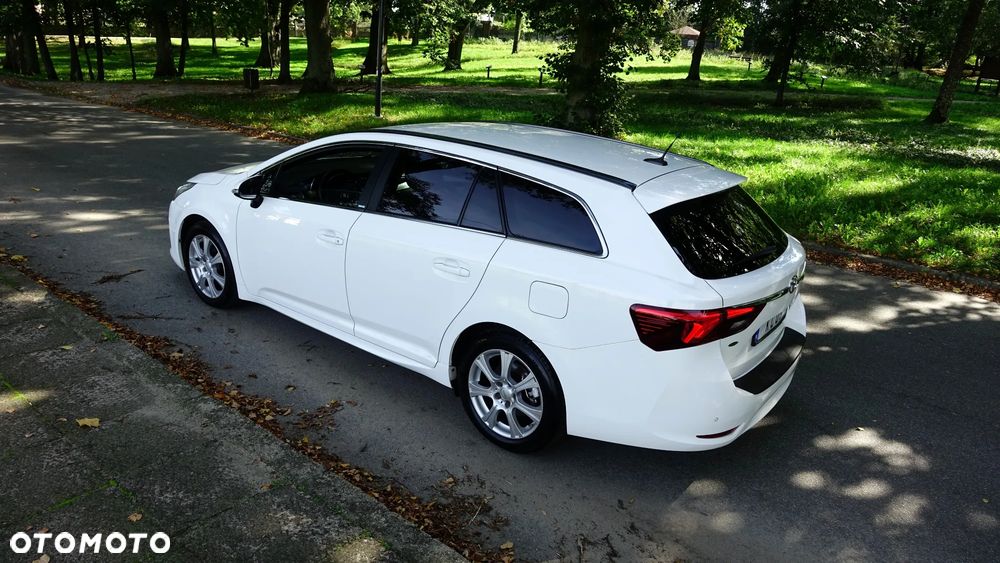 Toyota Avensis 2.0 D-4D Prestige - 29