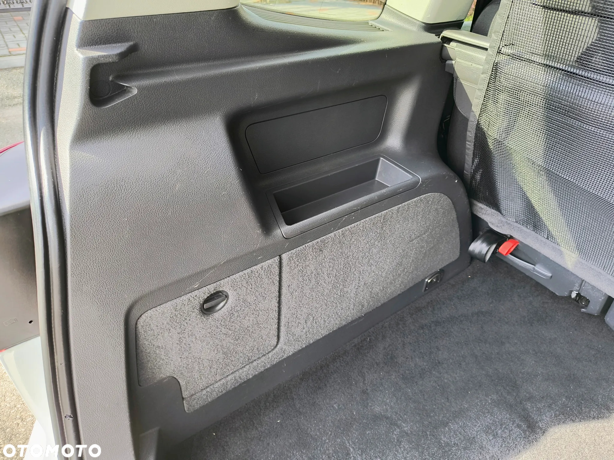 Volkswagen Touran 1.4 TSI DSG Cup - 34