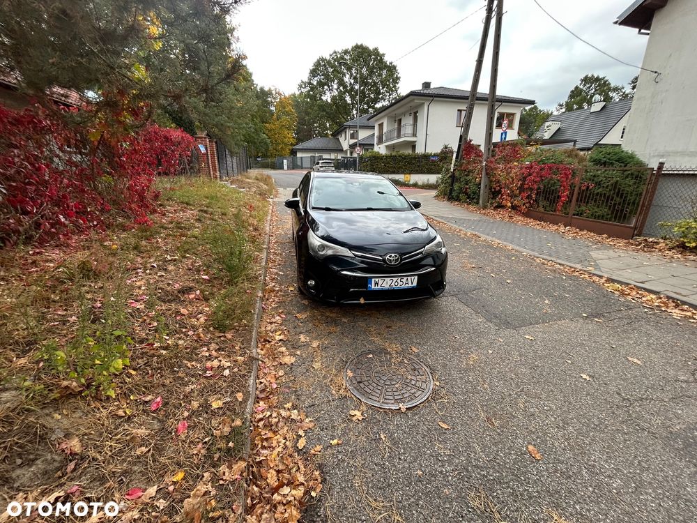 Toyota Avensis 1.8 Premium MS - 14