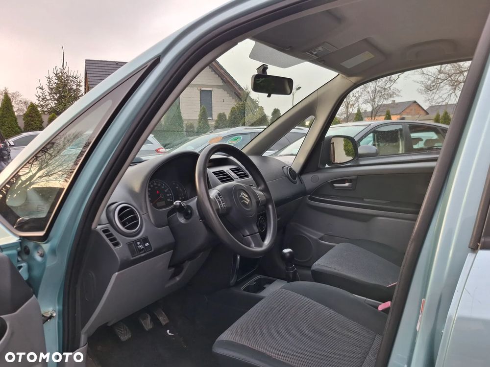 Suzuki SX4 1.6 GS / Premium - 19