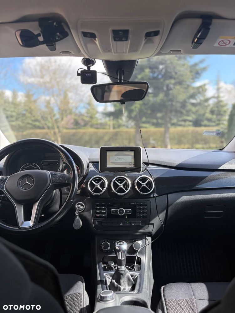 Mercedes-Benz Klasa B 180 d Edition - 4