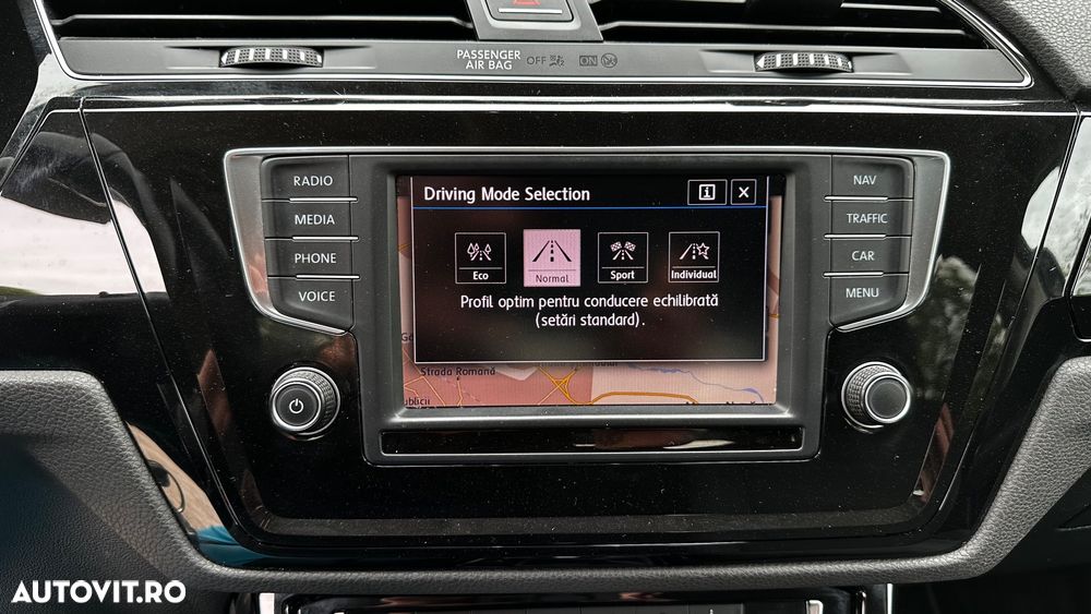 Volkswagen Touran 2.0 TDI SCR (BlueMotion Technology) DSG Highline - 28