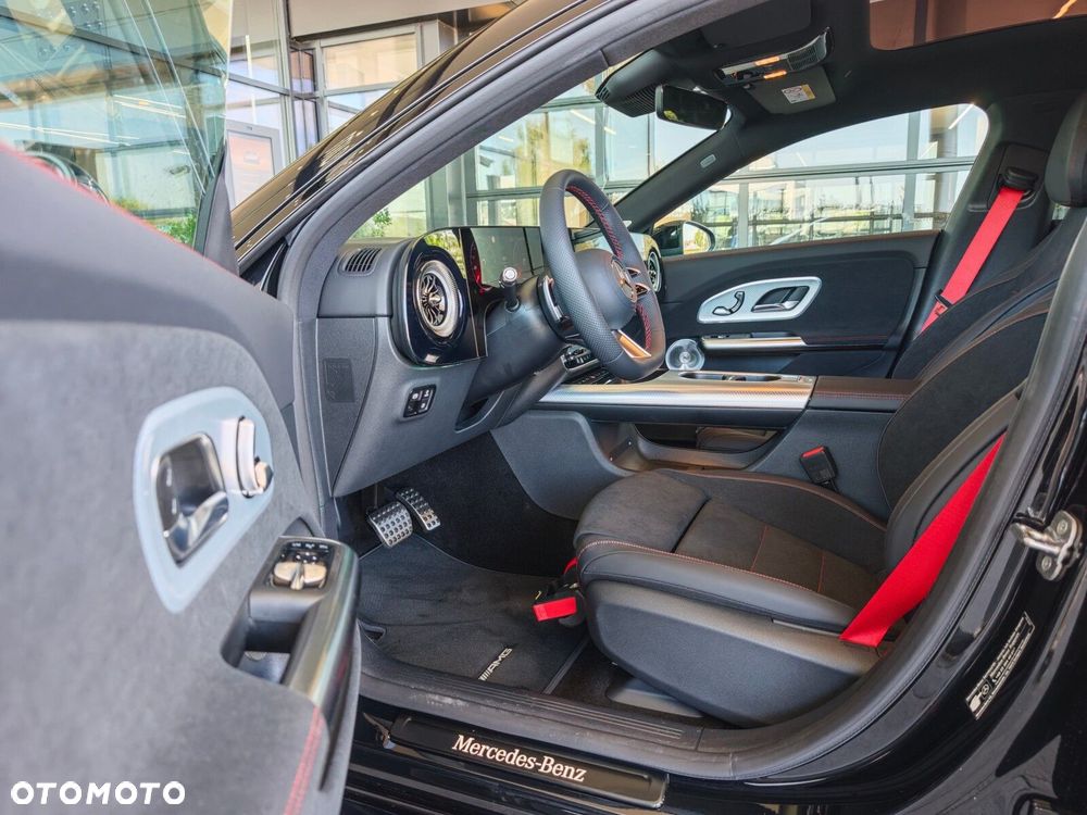 Mercedes-Benz CLA - 11