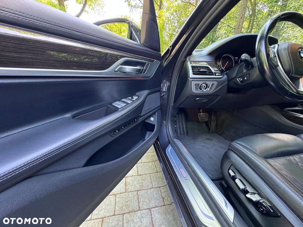 BMW Seria 7 - 16