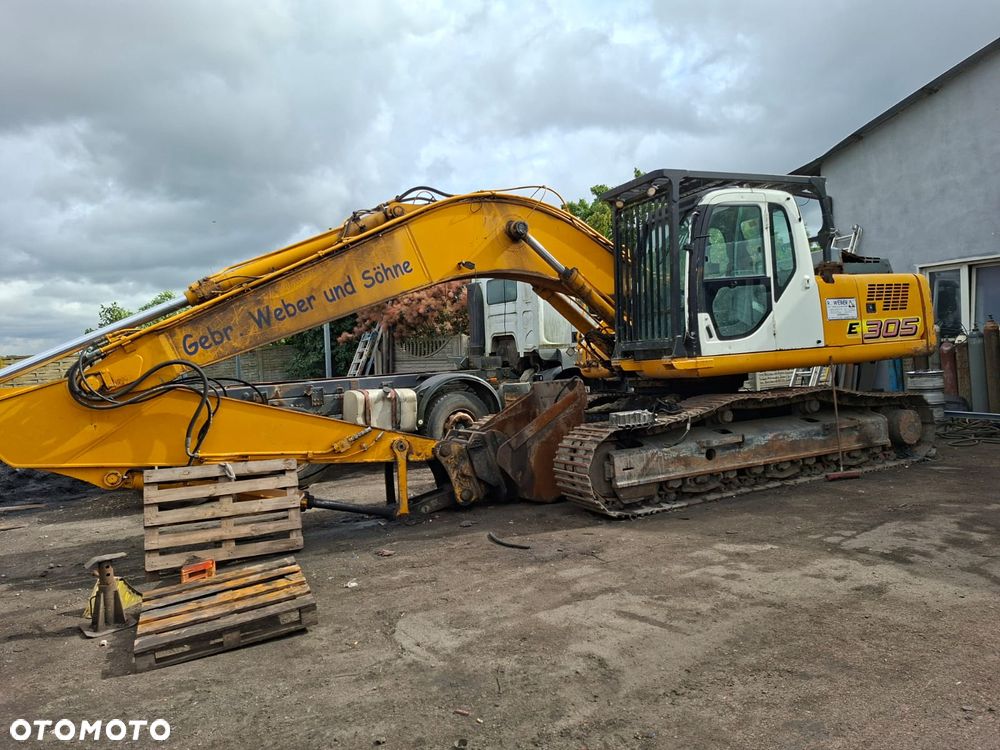 New Holland E305 - 1