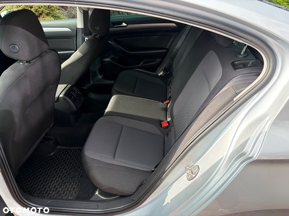 Volkswagen Passat 2.0 TDI EVO Business - 11
