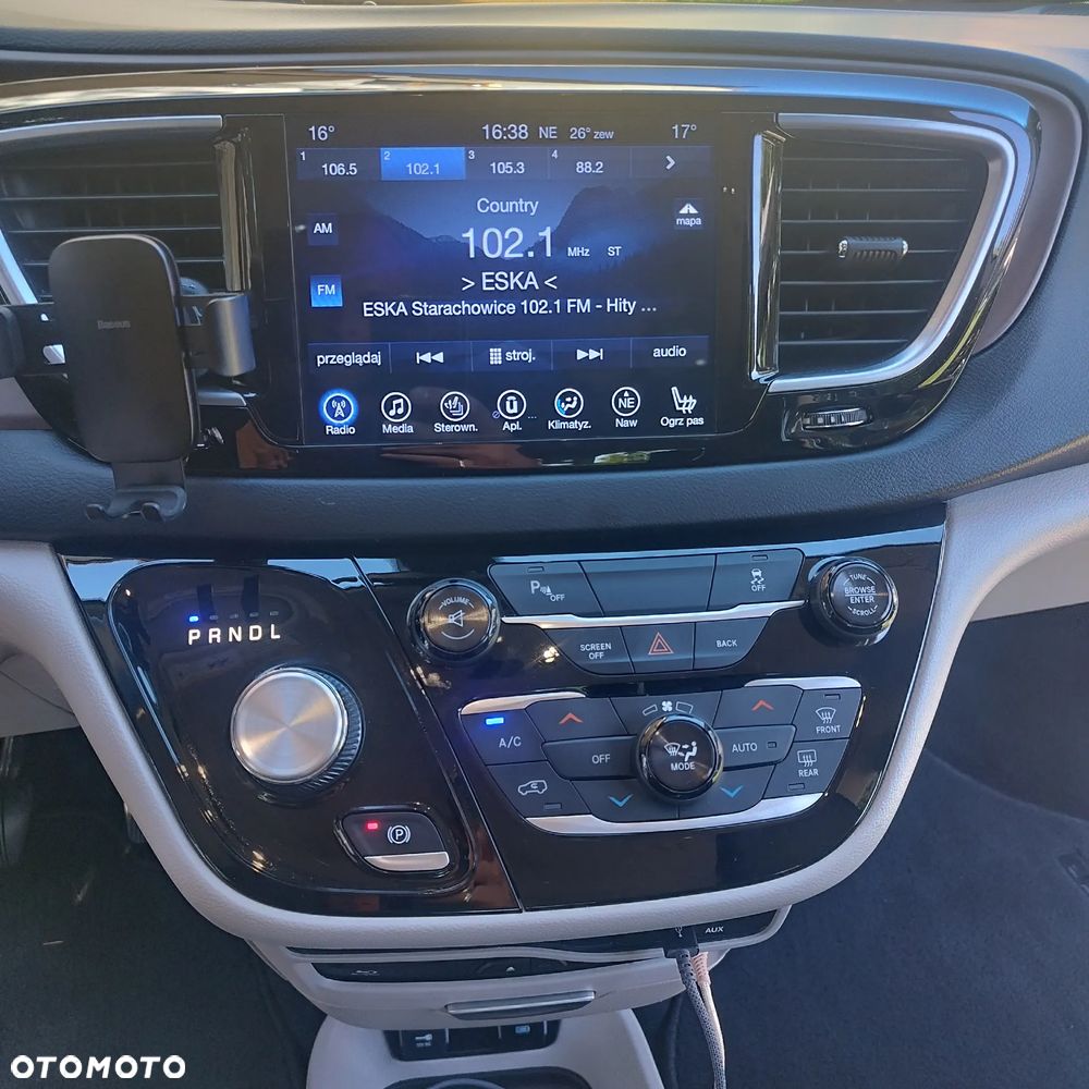 Chrysler Pacifica - 18