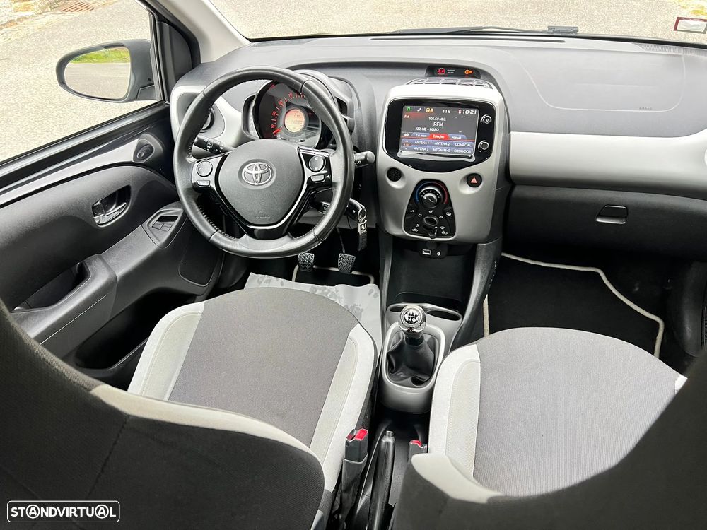 Toyota Aygo 1.0 X-Play - 9