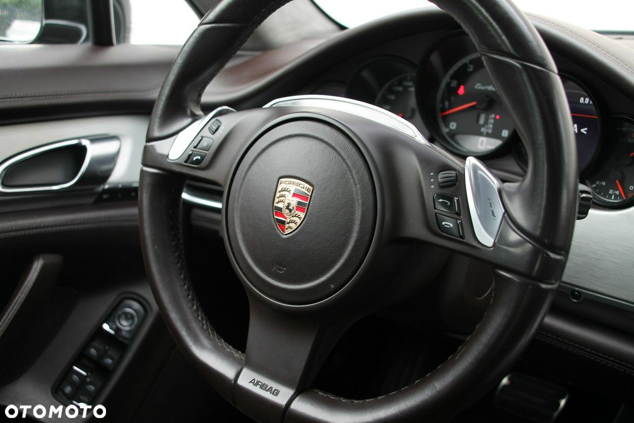 Porsche Panamera Turbo PDK - 20