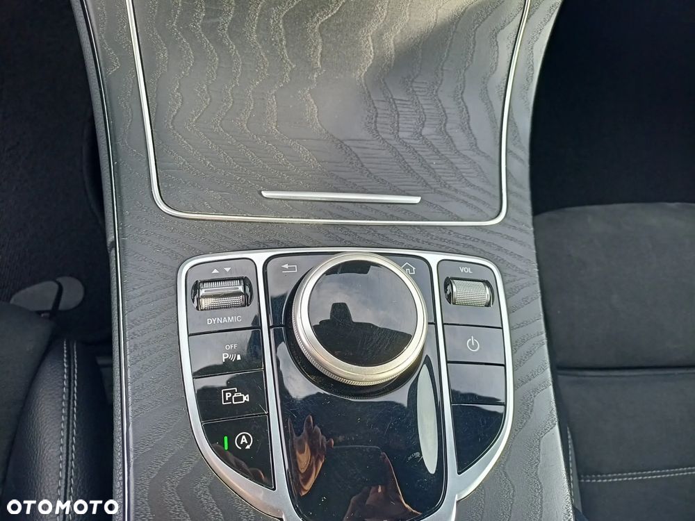 Mercedes-Benz Klasa C 180 9G-TRONIC - 21