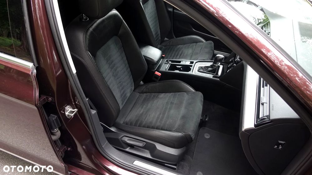 Volkswagen Passat Variant 2.0 TDI DSG (BlueMotion Technology) Highline - 14