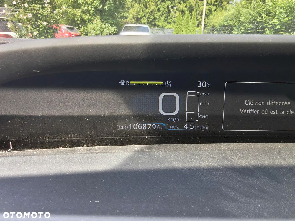 Toyota Prius (Hybrid) - 12