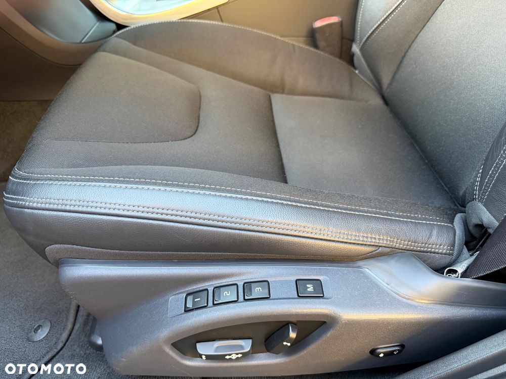 Volvo V60 D2 Drive-E Momentum - 35