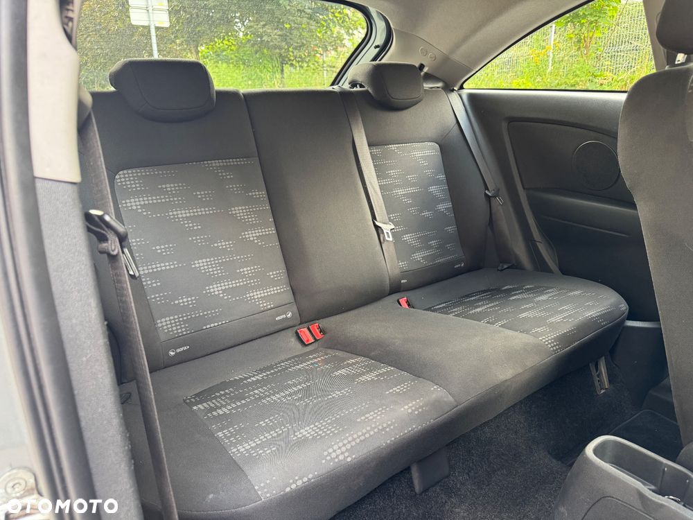 Opel Corsa 1.2 16V Enjoy - 8