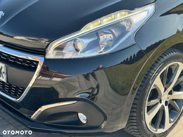 Peugeot 208 - 32