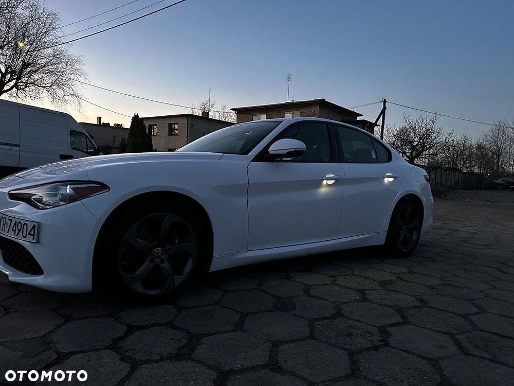 Alfa Romeo Giulia - 4