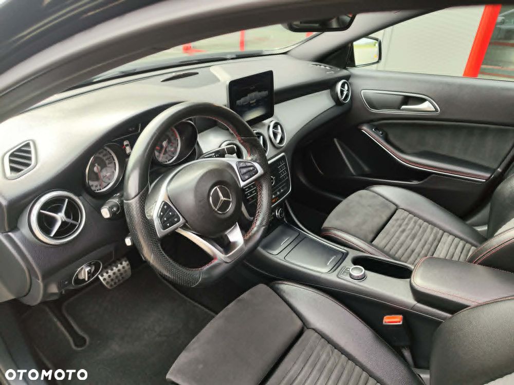 Mercedes-Benz GLA 180 d 7G-DCT AMG Line - 6