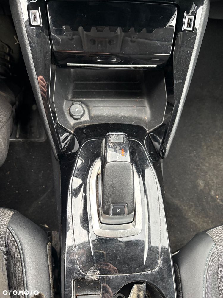 Peugeot 208 PureTech 100 EAT8 Allure Pack - 10
