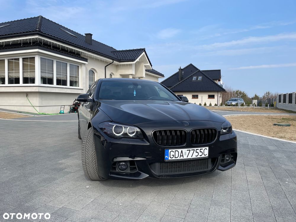 BMW Seria 5 528i xDrive Luxury Line - 3