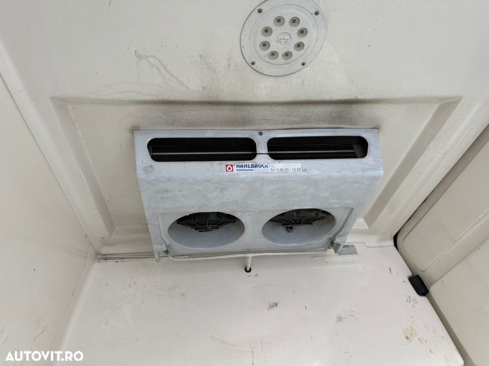 Mercedes-Benz Sprinter - 11