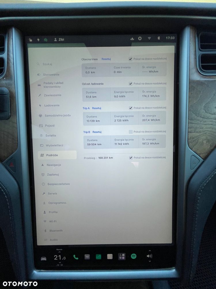 Tesla Model S - 21