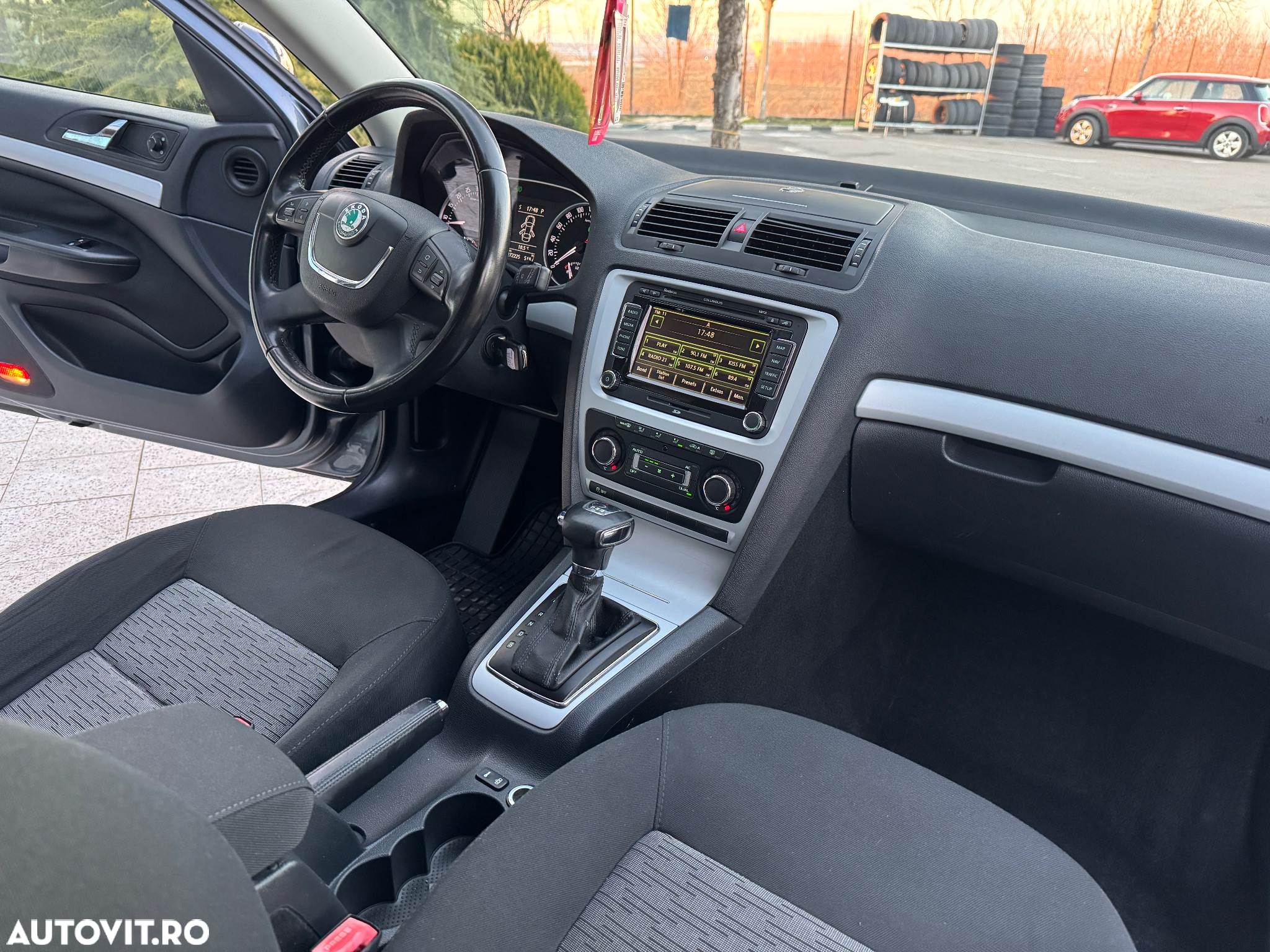 Skoda Octavia 1.6 TDI Ambiente DSG - 8