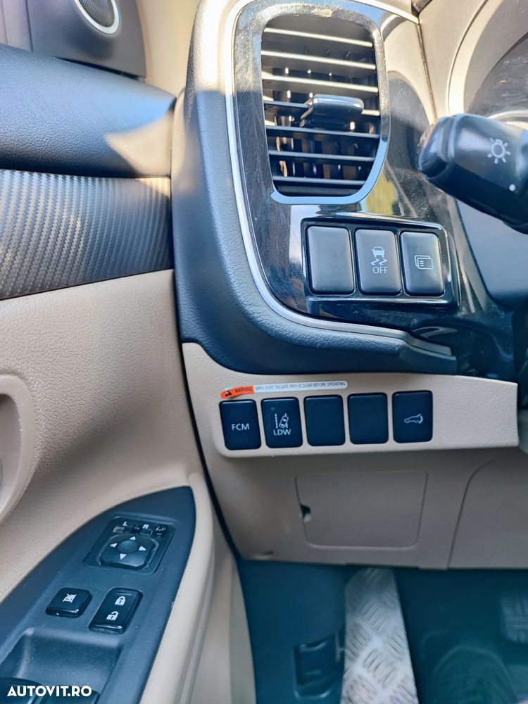 Mitsubishi Outlander 2.2 DI-D 4WD Automatik Instyle - 14