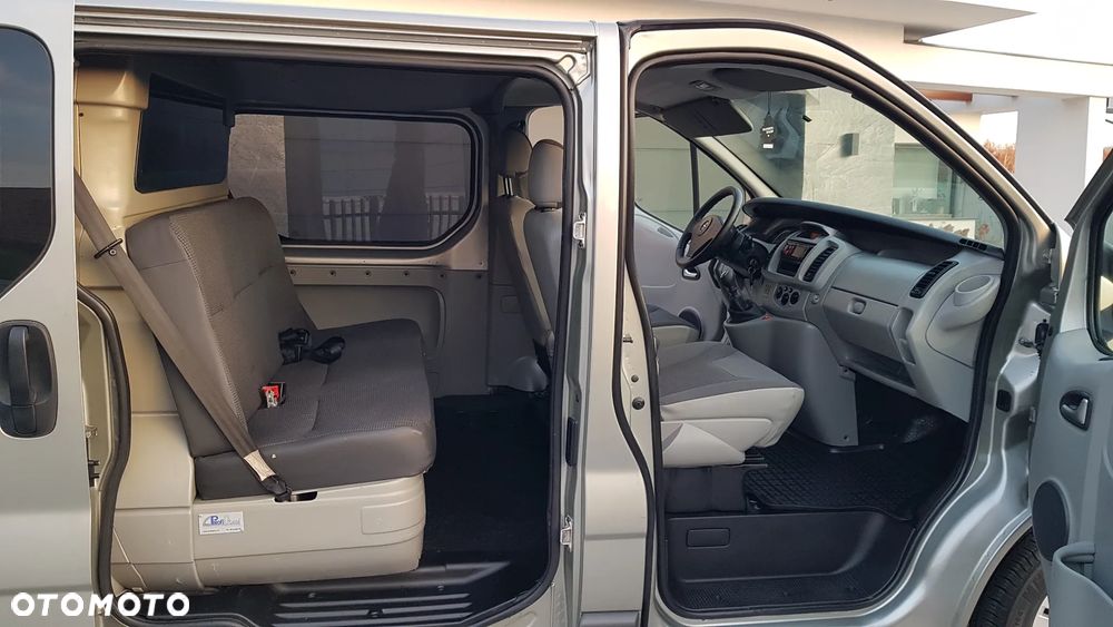 Opel Vivaro ver-2-0-tdci-titanium - 33