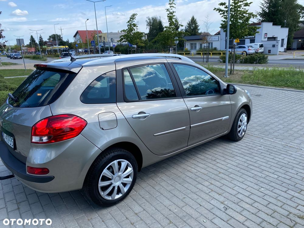 Renault Clio - 14