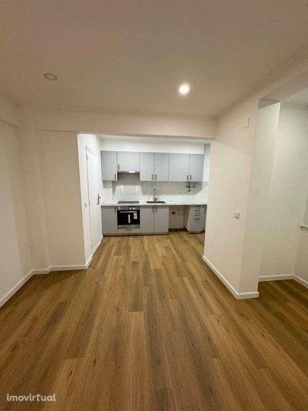 T2 totalmente remodelado,áreas, generosas - Grande imagem: 2/12