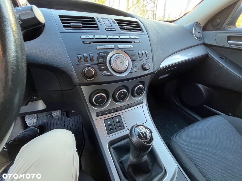Mazda 3 1.6 CD Exclusive + - 15