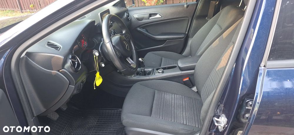Mercedes-Benz Klasa A 180 d BlueEFFICIENCY Edition - 27