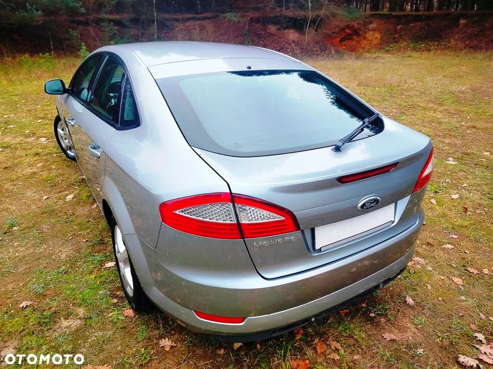 Ford Mondeo 1.6 Ghia X - 12