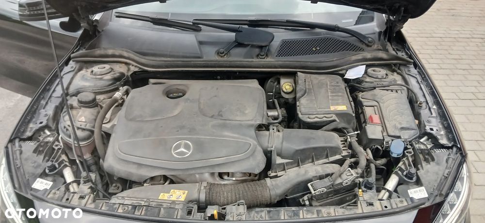 Mercedes-Benz GLA 250 7G-DCT AMG Line - 11