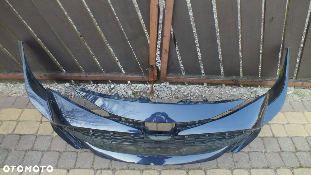 Zderzak przedni Toyota Corolla E21 Kombi HB 4xPDC - 4